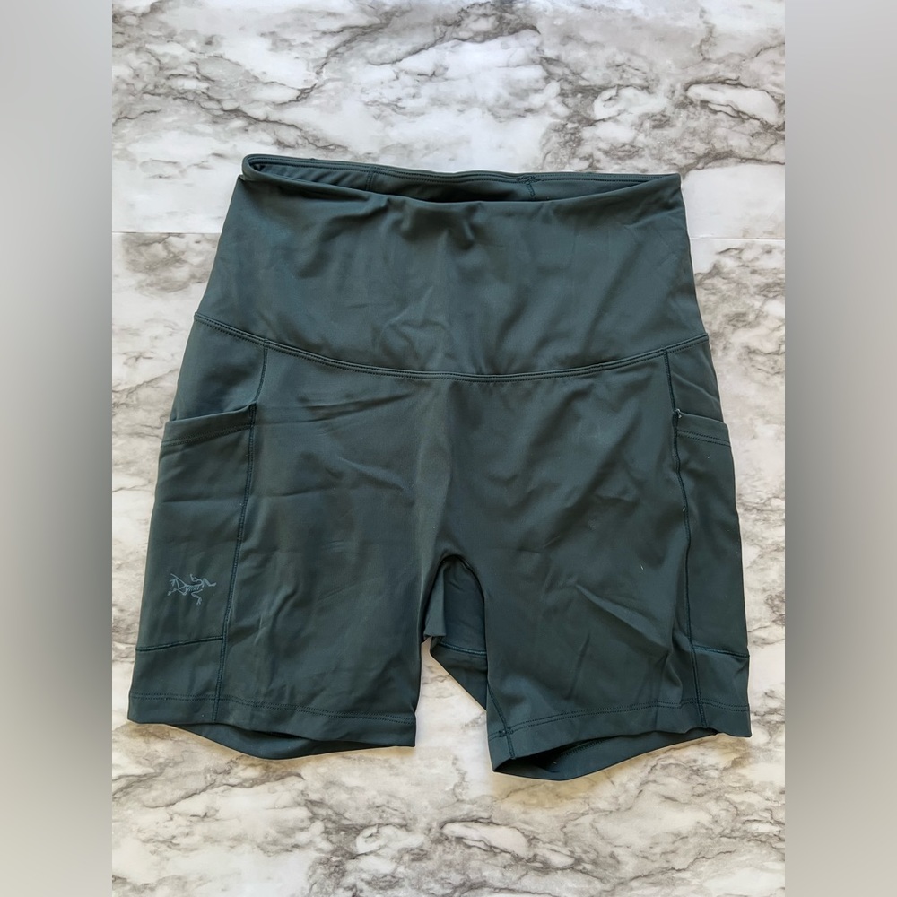 Arc'teryx Women's Oriel Short 6" Enigma